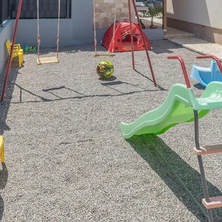 In Kastel Stafilic With Kitchen Holiday home Kastela