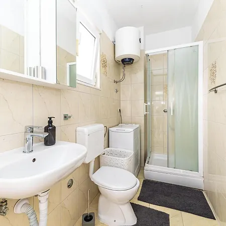 Three-bedroom In Kastel Stafilic * Kaštela