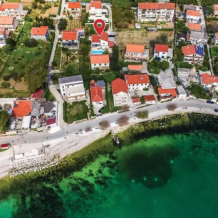 Three-bedroom In Kastel Stafilic Casa de Férias Kaštela